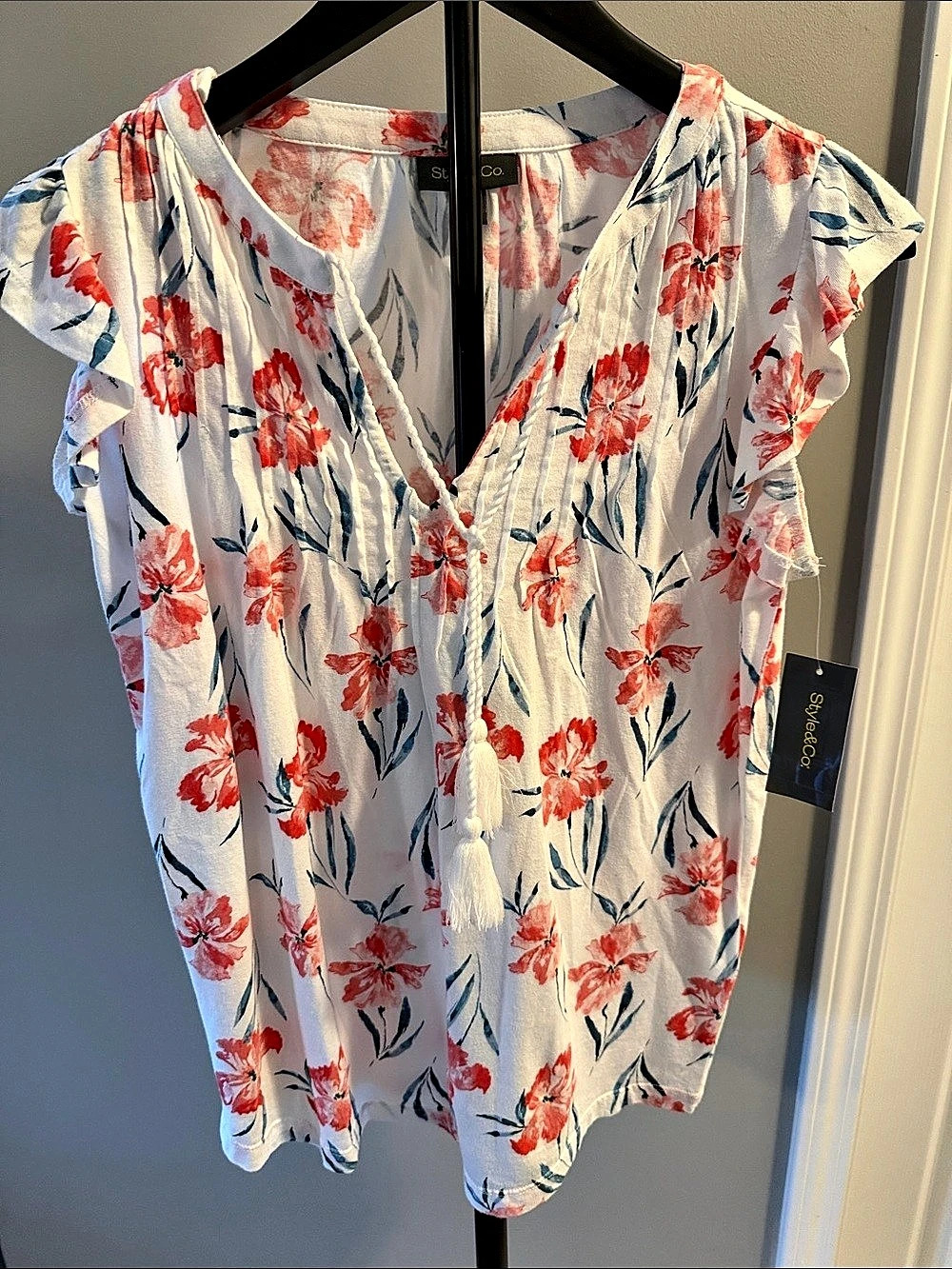 Style&Co. Flutter Pintuck Top. Floral Blouse White & Red Small NWT
